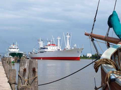 "Mit der Cap San Diego auf großer Fahrt" - Titelsound zum Film "Zur See"