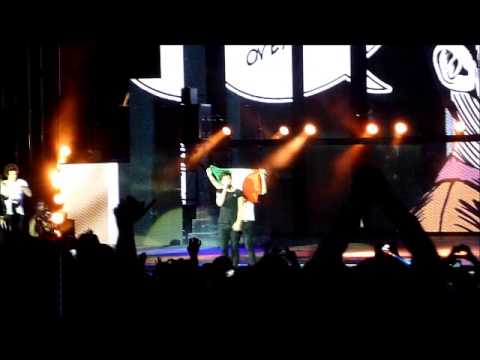 Teenage Dirtbag, Little Things & Rock Me- One Direction (Verona 19.05.13)
