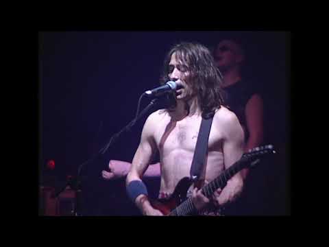 Video thumbnail for Buscando una luna (Directo 2002)