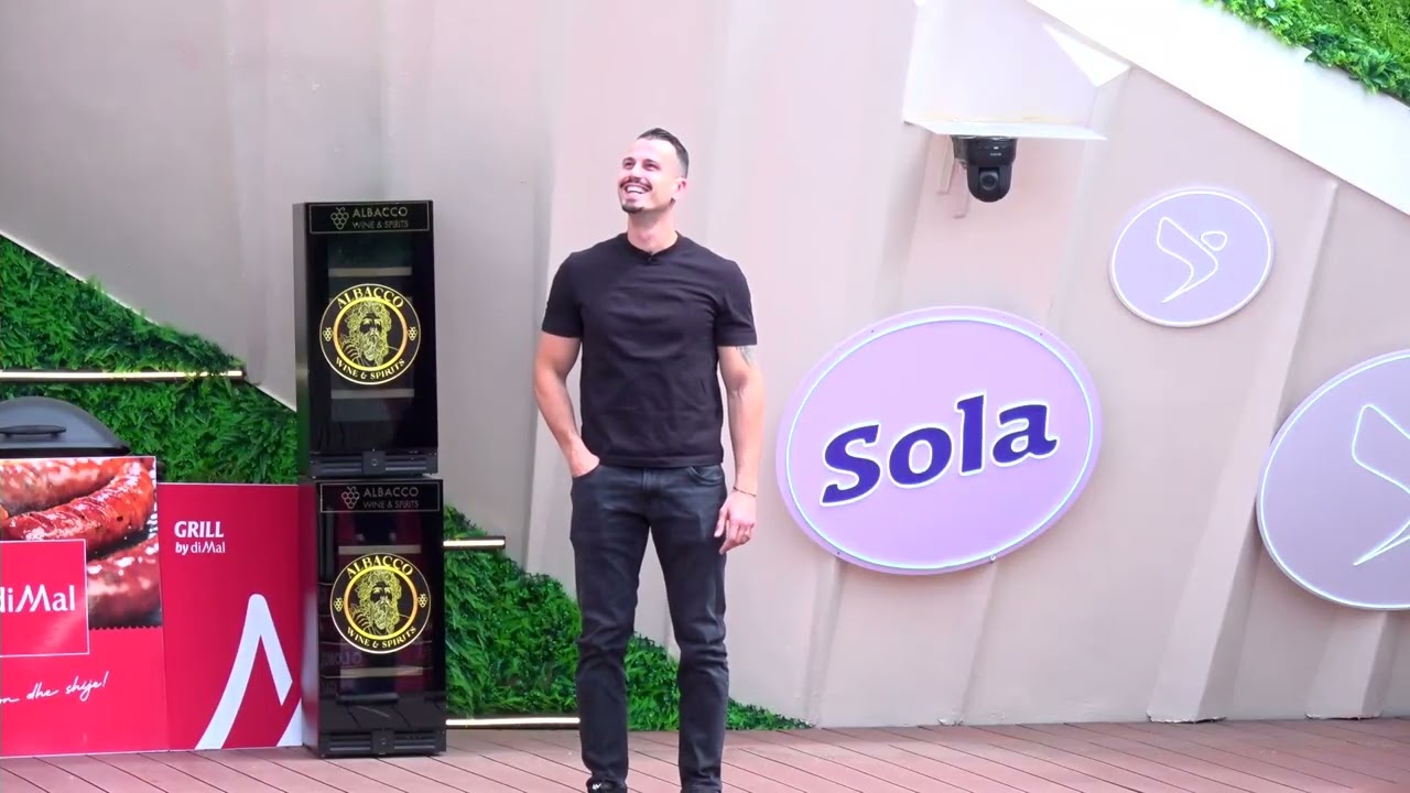 “Të pres me fitore, të dua”/ Surprizë nga ajri për Mateon nga Brikena