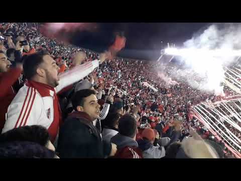 "River vs cerró porteño((recibimiento del mas grandeâšªâšªðŸ”´ðŸ”´âšªâšª" Barra: Los Borrachos del Tablón • Club: River Plate • País: Argentina