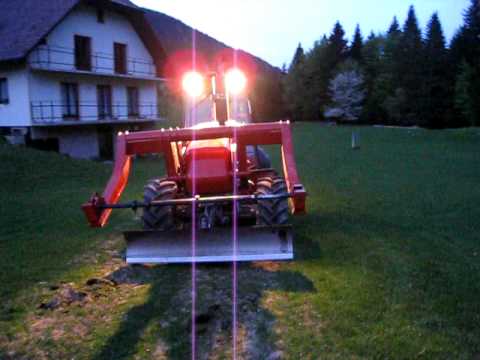 Ditch Witch RT115 with Hydra wheel and Reel carrier.AVI