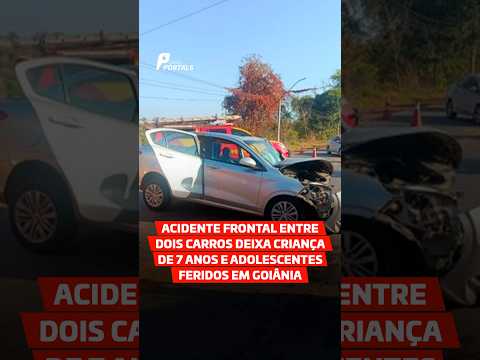 Acidente frontal entre dois carros deixa criança de 7 anos e adolescentes feridos em Goiânia
