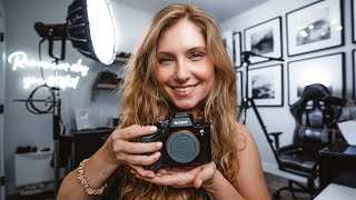 SONY FINALLY MADE THE HYBRID CAMERA WE’VE BEEN ASKING FOR // Sony A7 V First Look