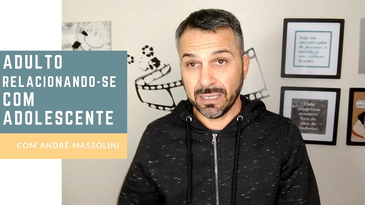 Adulto relacionando-se com adolescente