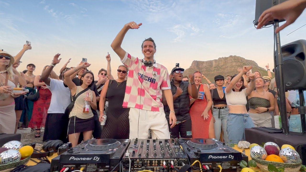Chris Luno @ Llandudno Beach, Cape Town, South Africa 2024-01-31
