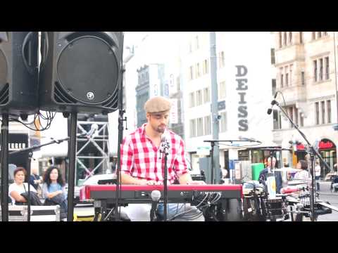Mic Donet Live Basel Marktplatz mit half a man