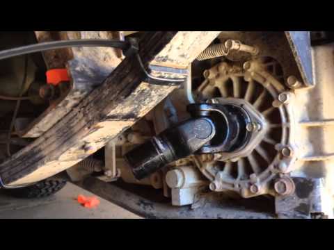 RTV900 rear axle: Removing axle support bar