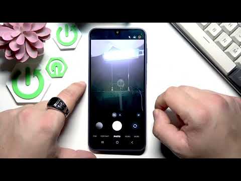 How to take selfies on Samsung Galaxy A17