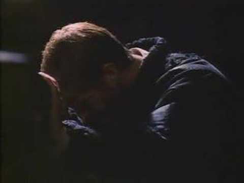 download lagu mp3 mp4 Monologo Essere O Non Essere, download lagu Monologo Essere O Non Essere gratis, unduh video klip Monologo Essere O Non Essere