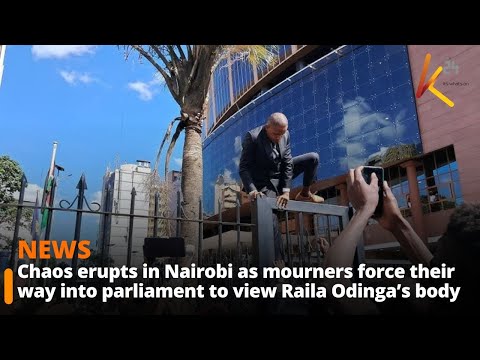 Scoppia il caos a Nairobi mentre i partecipanti al funerale si fanno strada nel parlamento per ve...