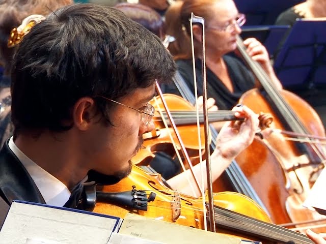 Губернаторский оркестр вновь собрал полный зал