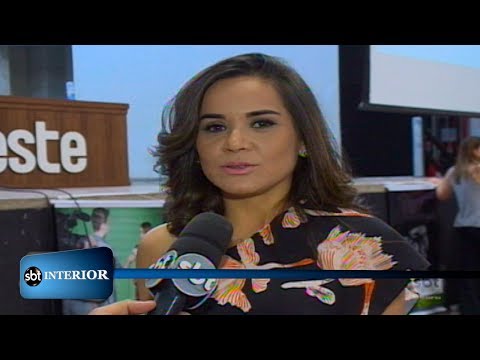 Apresentadora Isabele Benito participa de bate-papo com universitários da região
