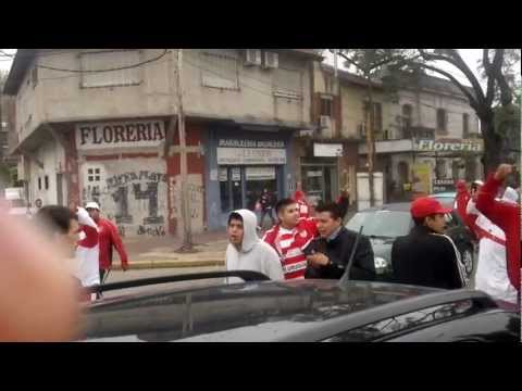 "los borrachos de moron caravana con chicagon. (parte 1)" Barra: Los Borrachos de Morón • Club: Deportivo Morón