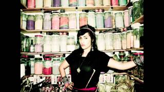 Hindi Zarha - Kiss &amp; Thrills