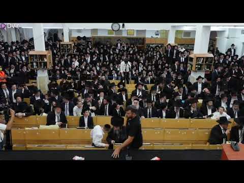 Historic visit of Rav Chaim Kanievsky to Yeshivas Mir | הגר”ח קניבסקי השתתף בסיום הש”ס בישיבת מיר
