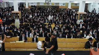Historic visit of Rav Chaim Kanievsky to Yeshivas Mir | הגר”ח קניבסקי השתתף בסיום הש”ס בישיבת מיר