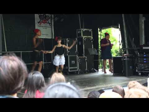 Kinderinsel Flamenco-Gruppe.