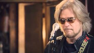 Episode 62 Minus The Bear Live From Daryl's House into the mirror