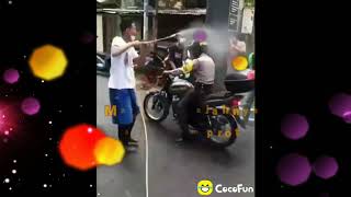 Download lagu COCOFun Lucu !!! Story Wa, Polisi di Semprot [Aksi tengil masyarakat indonesia saat corona] mp3