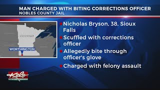 Sioux Falls man accused of biting finger of Minnesota corrections officer