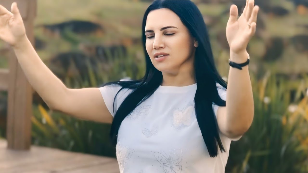 Ela Tem A Voz Mais Linda Do Mundo😱Tente Não Chorar😭•Escudo - Giselli Cristina