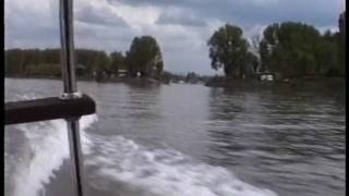 preview picture of video 'Kühkopffilm-Abenteuer des Alltags-Zwei Männer und ein Boot  1990'