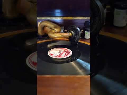 Isn't There A Little love? Wingy Mannone's Orchestra (Frank Teschemacher)  Decatur Records #510