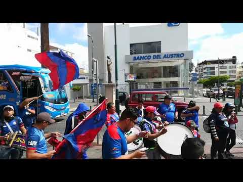 "Soy de la Gloriosa Banda del Decano" Barra: Barra de La Campana • Club: Olmedo • País: Ecuador