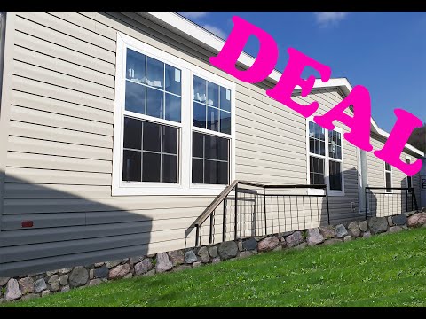 THE EXPRESS 32 X 72 4 BEDS 2 BATHS APPROX. 2040 SQ. FT.