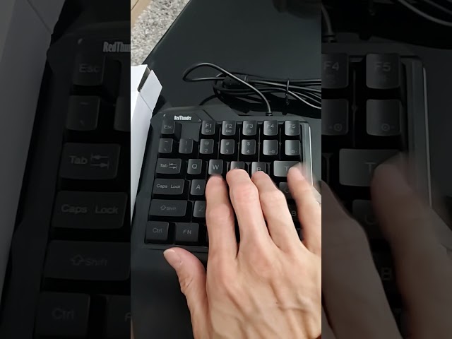 Vídeo relacionado con RedThunder G30 Teclado mecánico RGB para Juegos con una Sola Mano,2 Teclas Macro integradas+7 Programmable Buttons,Teclado Juego Anti-ghosting 35 Teclas + Ergonómico para PC Mac PS5 Xbox One Gamer