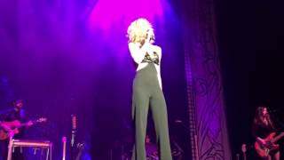 Jennifer Nettles - Stupid Girl - Vegas