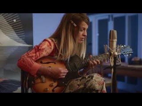 Jesca Hoop - Lyrebird (Hoop at Home)