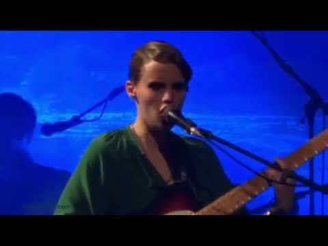 Anna Calvi -LIVE- "Eliza" @Berlin Sep 29, 2013