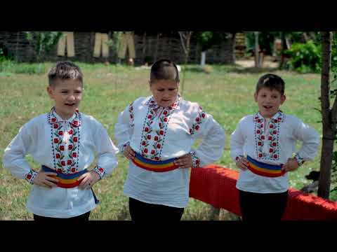 Iaca-ia fetițele Grupul de băieți din Ansamblul etno folcloric:" ION FURNICĂ", Manta -CRCC UNIVERSUL