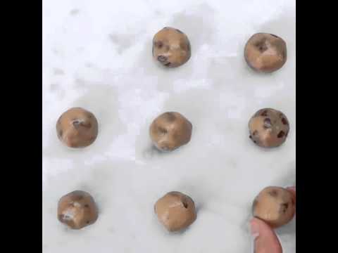 download lagu mp3 mp4 Cookie Dough Chocolate Cups, download lagu Cookie Dough Chocolate Cups gratis, unduh video klip Cookie Dough Chocolate Cups