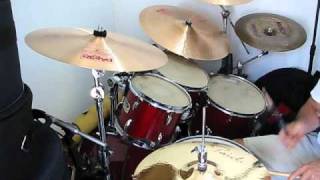 Video thumbnail for Paiste 2002 & Signature vs Sabian HHX, AAX, HH and Paragon CYMBAL COMPARISON by Estúdio Let's Rock!