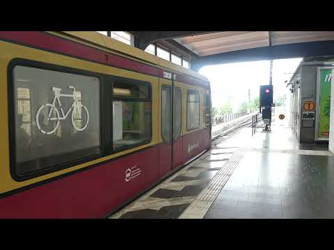 S-Bahn Berlin BR 481 (Unmod) am Zoologischen Garten (Einfahrt)