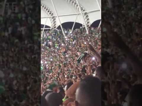 "Momento Exacto En El Que Se Exhibe Trapo Robado A La RXN" Barra: Frente Radical Verdiblanco &bull; Club: Deportivo Cali