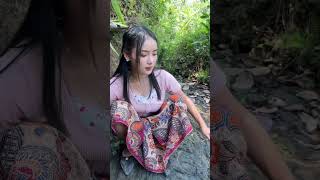 Download lagu What is the village girl doing? mp3