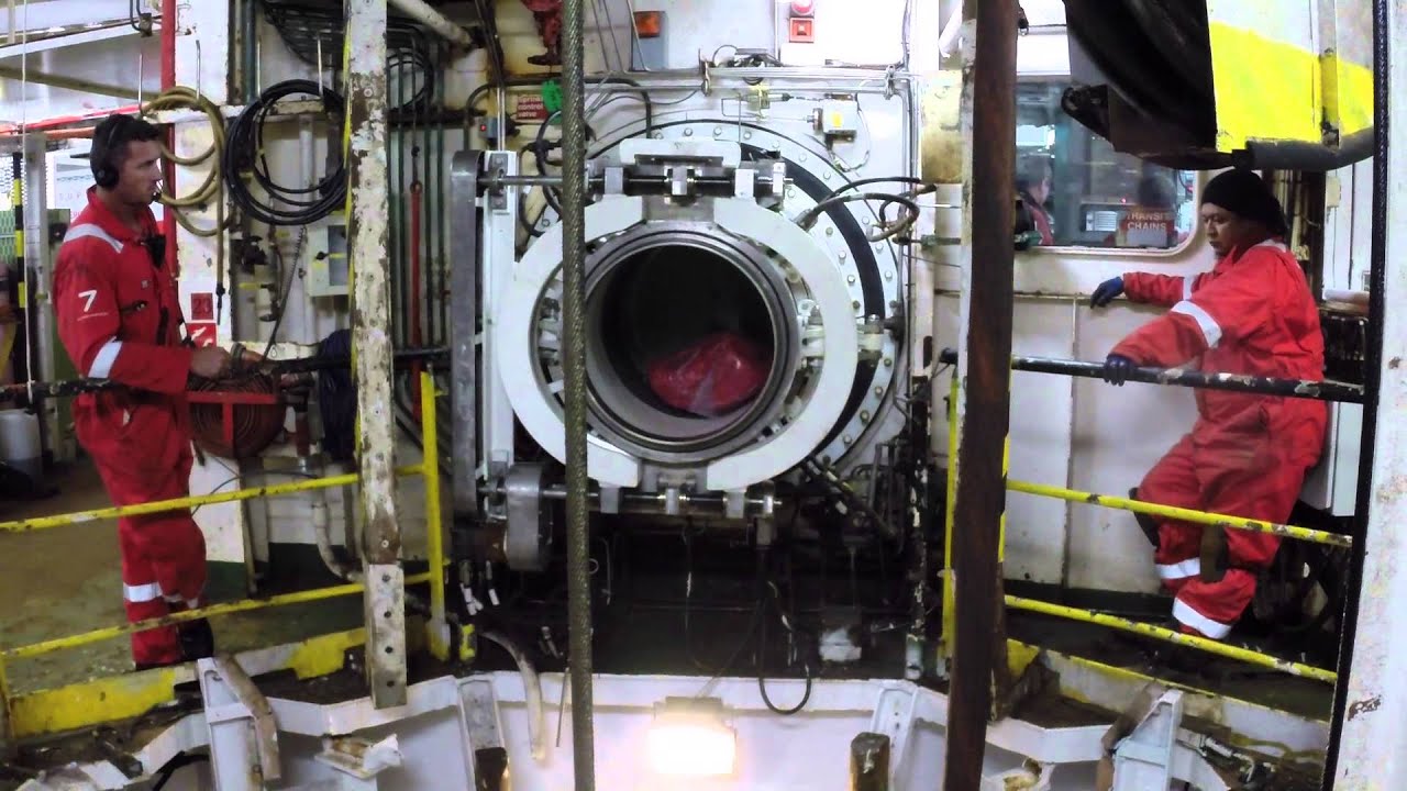 DSV Discovery Hunter  By Mark Hudson