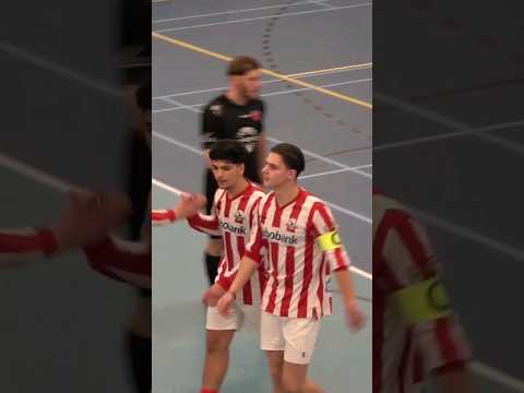 Badri Haouat scoort de 1-0 voor vv Bennekom.