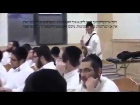 "ריבון העולמים" - מורינו ראש הישיבה רבי יואל ראטה שליט"א שר עם תלמידים.