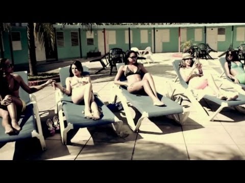 Los 4 Feat. El Micha - Como Hay Locos (La Disco) (Official Video)