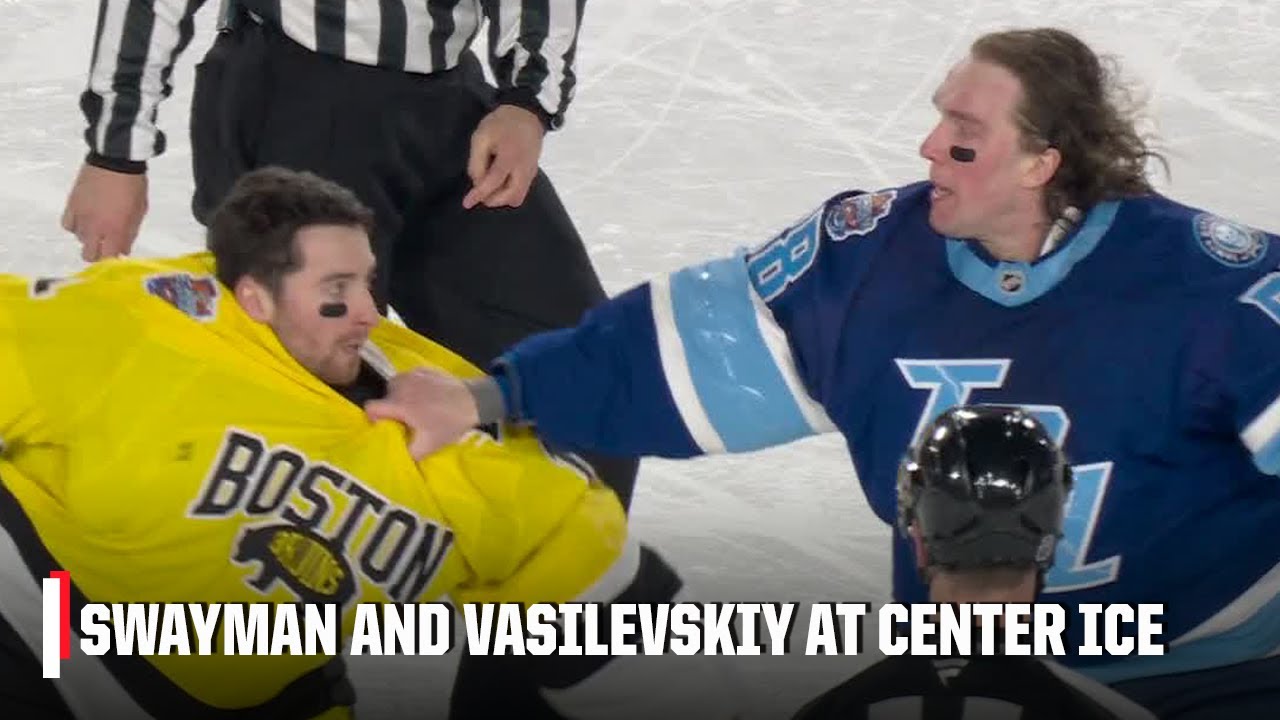 GOALIE FIGHT 👀 Jeremy Swayman and Andrei Vasilevskiy trade punches in Stadium Series