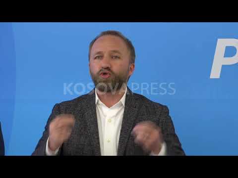 Abelard Tahiri dhe Blerta Deliu-Kodra në konferencë për media