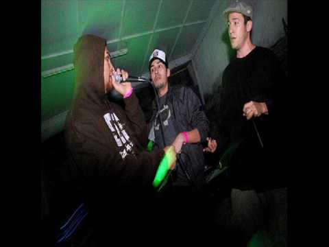 Trigarante,DeeJay Micho, Quid Comba, Fito.C y Skool 77-Budu