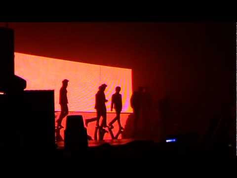 120406 Super Junior Super Show 4 Paris - Superman