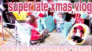 BABYS' FRST XMAS // OPENING XMAS GIFTS