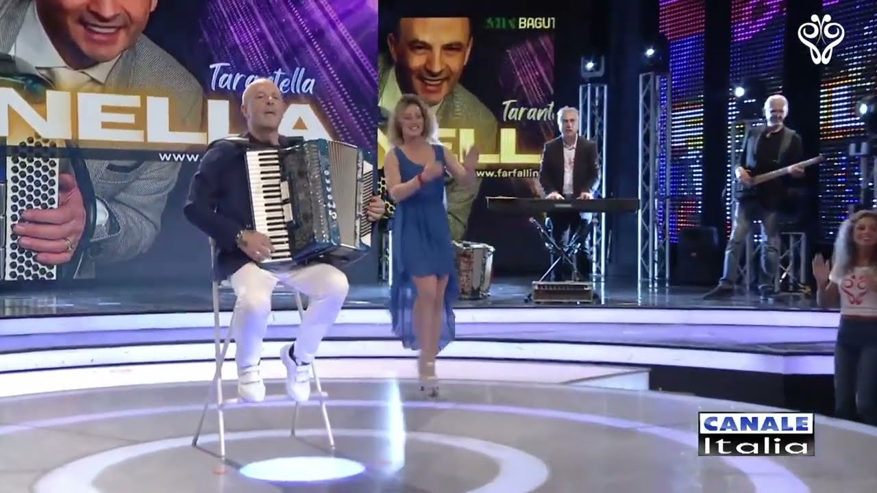 Walter Losi - PULCINELLA (tarantella) Serata Canale Italia SPECIALE FARFALLINA in TV